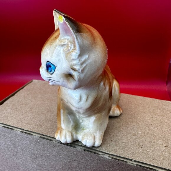 VTG JAPAN PORCELAIN KITTY CAT BLUE EYES FIGURINE - 2.5" - Picture 4 of 5
